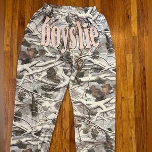 Boys Lie Camouflage Sweatpants in Pink and Gray